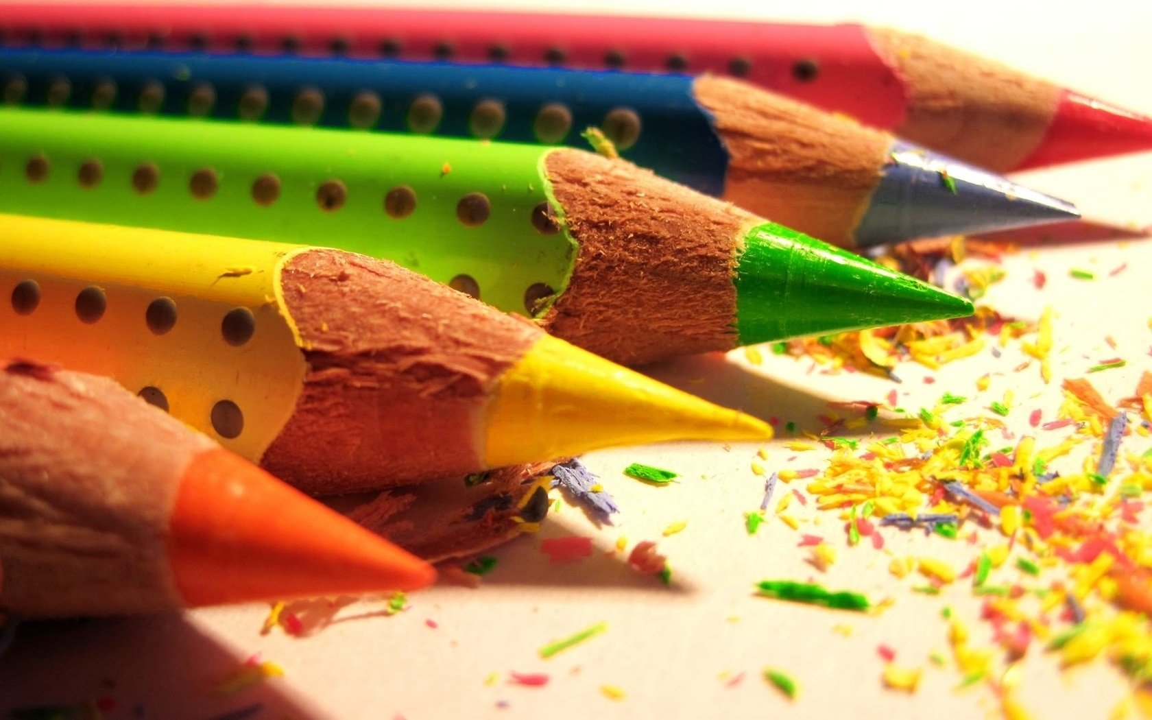 Обои желтый, зелёный, синий, карандаши, красный, оранжевый, цветные, yellow, green, blue, pencils, red, orange, colored разрешение 1920x1080 Загрузить