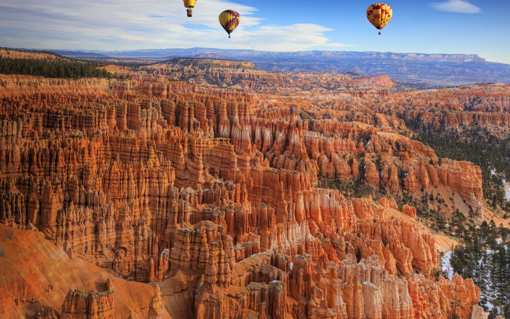 Обои небо, горы, скалы, пейзаж, воздушные шары, брайс каньон, the sky, mountains, rocks, landscape, balloons, bryce canyon разрешение 2000x2210 Загрузить