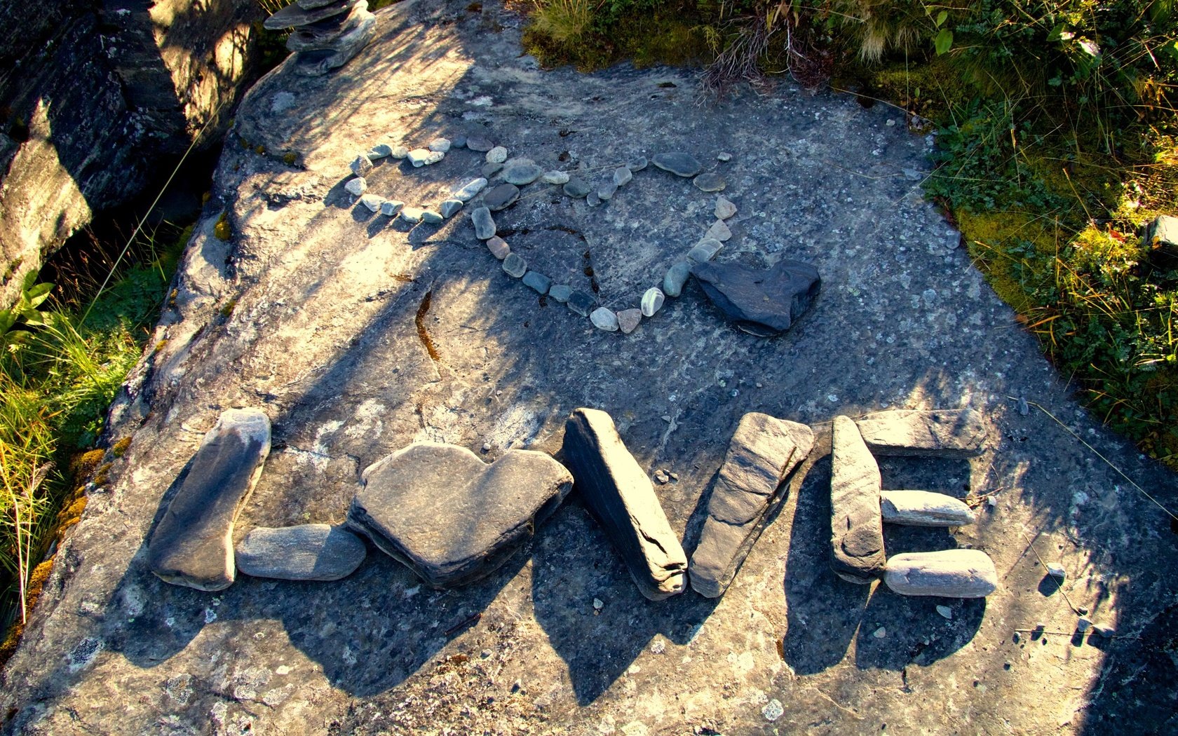 Обои камни, слова, сердце, любовь, сердечки, слово, влюбленная, stones, words, heart, love, hearts, the word разрешение 3840x2160 Загрузить