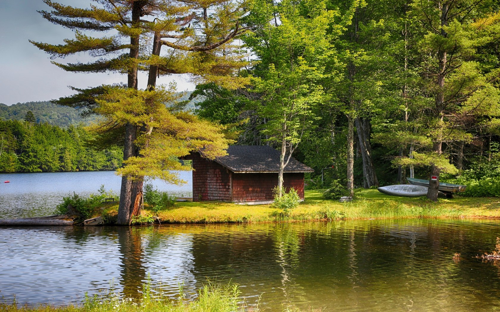 Обои деревья, озеро, пейзаж, осень, лодка, дом, trees, lake, landscape, autumn, boat, house разрешение 2880x1920 Загрузить