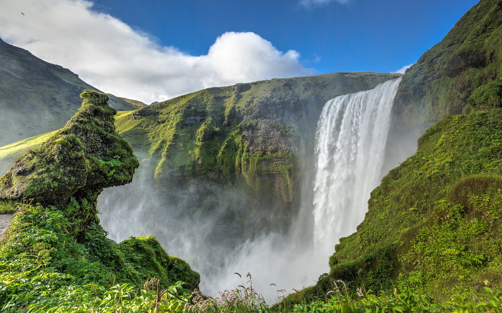 Обои водопад, поток, исландия, утесы, скоугафосс, водопад скоугафосс, waterfall, stream, iceland, cliffs, skogafoss, skogafoss waterfall разрешение 2048x1280 Загрузить