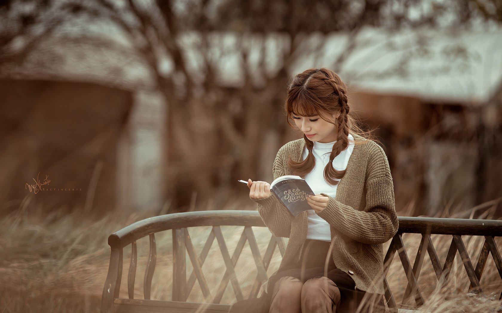 Обои девушка, сидит, книга, азиатка, косички, читает, girl, sitting, book, asian, braids, reads разрешение 2048x1367 Загрузить