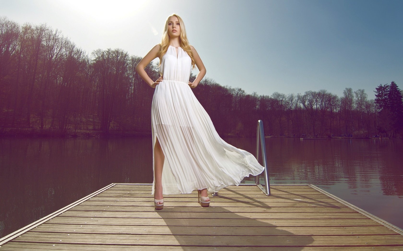 Обои платье, поза, блондинка, dress, pose, blonde разрешение 2592x1440 Загрузить