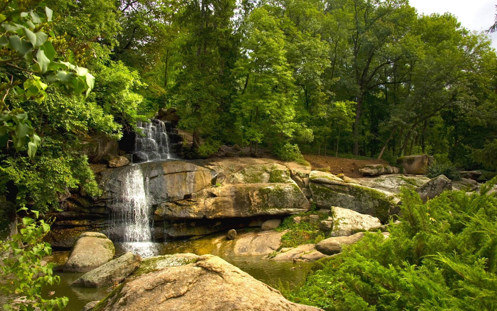 Обои деревья, вода, камни, парк, водопад, поток, trees, water, stones, park, waterfall, stream разрешение 2400x1565 Загрузить