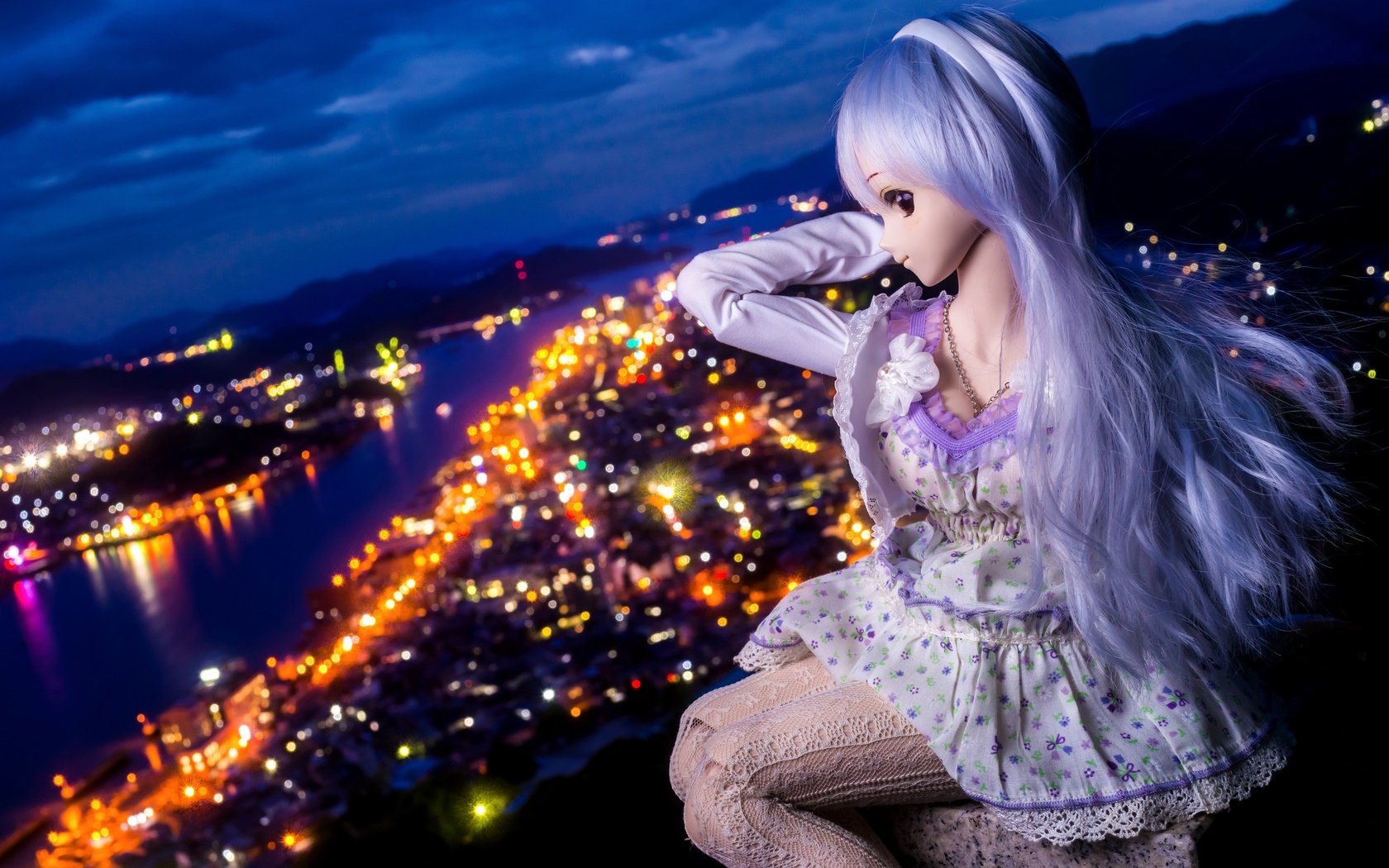 Обои ночь, огни, девушка, город, кукла, night, lights, girl, the city, doll разрешение 3600x2400 Загрузить