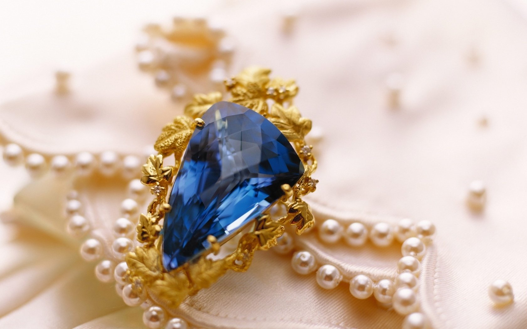 Обои камень, кольцо, золото, украшение, сапфир, stone, ring, gold, decoration, sapphire разрешение 1920x1080 Загрузить