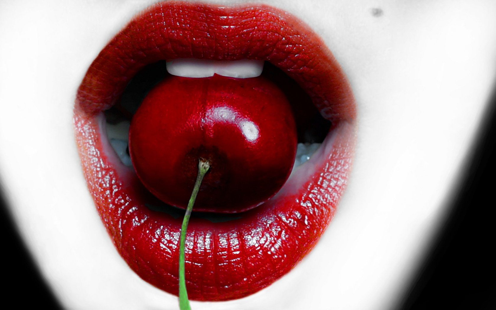 Обои макро, ягода, губы, лицо, вишня, рот, помада, macro, berry, lips, face, cherry, mouth, lipstick разрешение 2048x1266 Загрузить