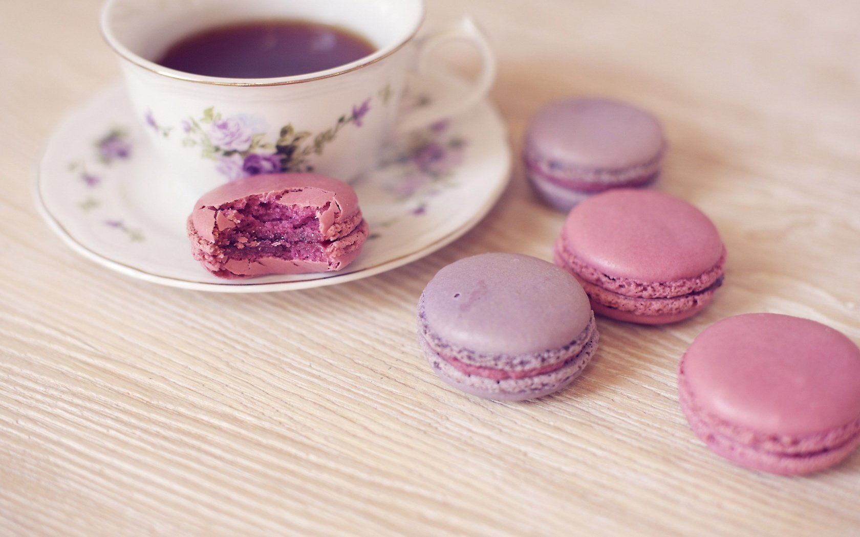 Обои кофе, печенье, десерт, макарун, coffee, cookies, dessert, macaron разрешение 2560x1571 Загрузить