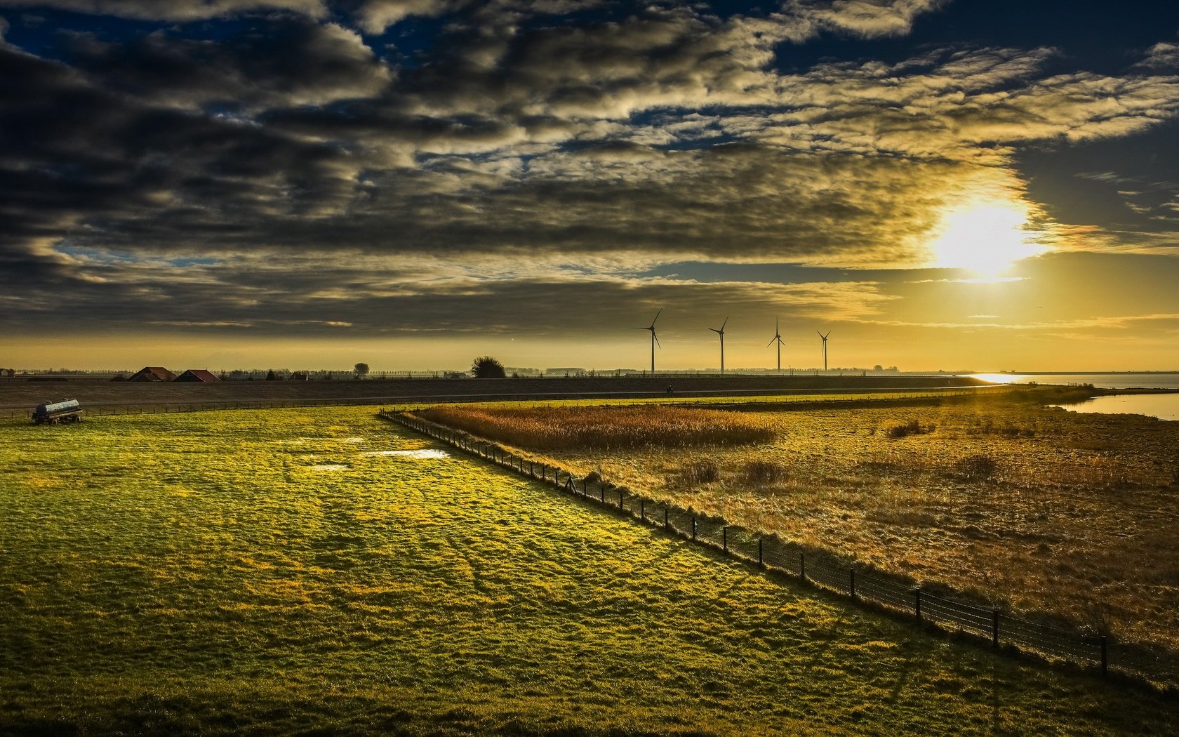 Обои закат, поле, ветряки, ветротурбины, sunset, field, windmills, wind turbine разрешение 2663x1440 Загрузить