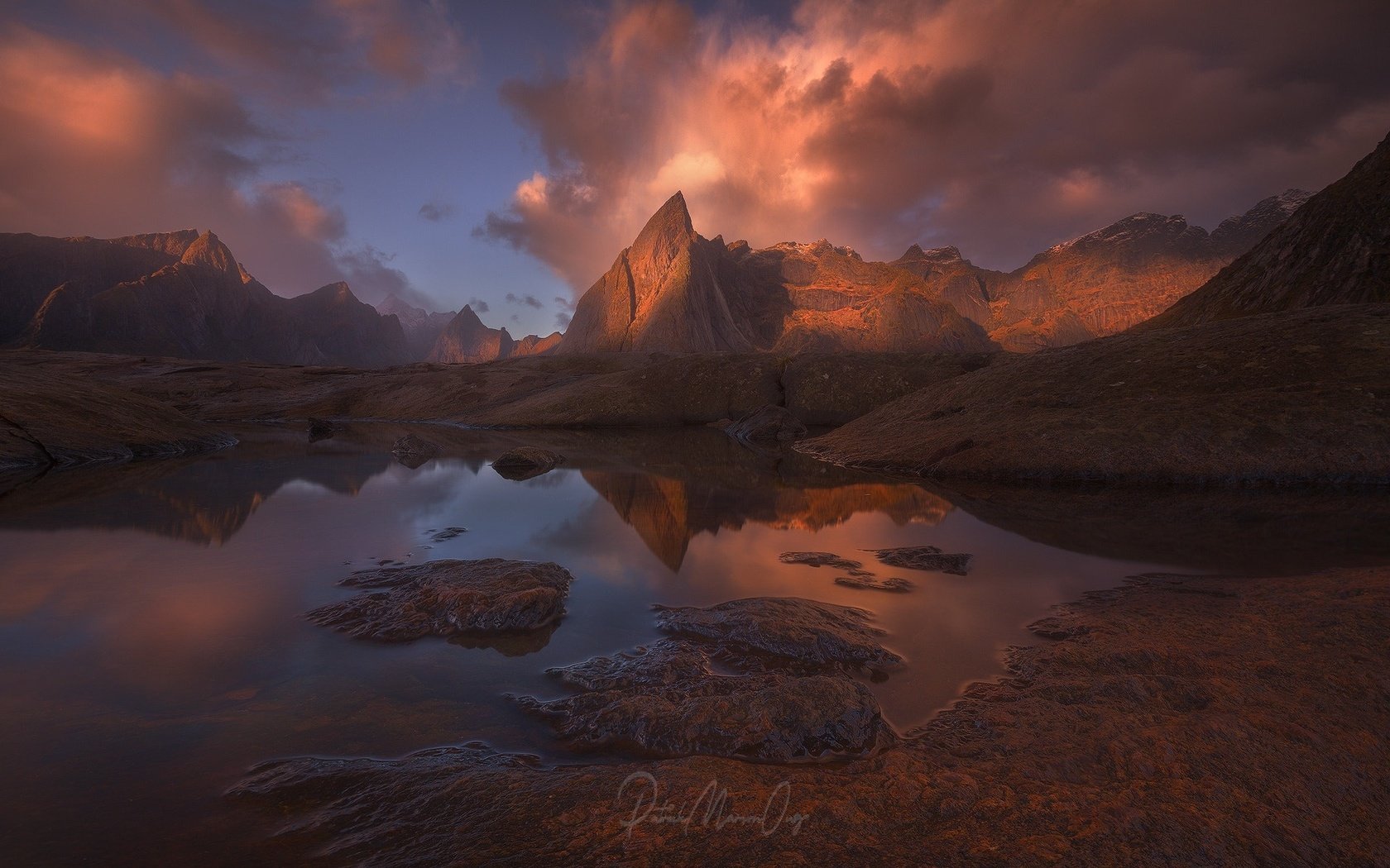 Обои небо, облака, горы, скалы, норвегия, the sky, clouds, mountains, rocks, norway разрешение 1920x1280 Загрузить