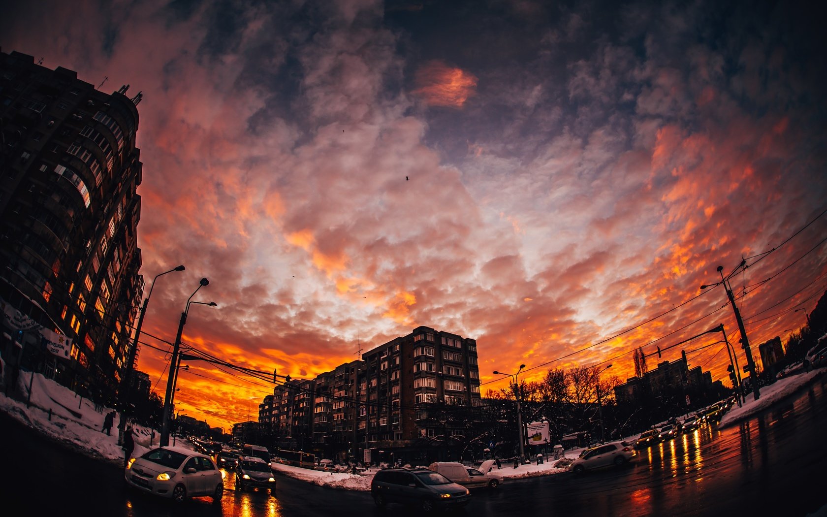 Обои облака, дома, улица, автомобили, clouds, home, street, cars разрешение 2500x1667 Загрузить