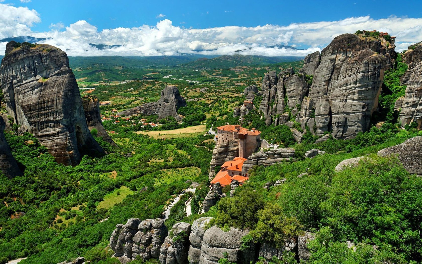 Обои небо, rousanou, monastery, облака, горы, скалы, зелень, кусты, греция, монастыри метеоры, the sky, clouds, mountains, rocks, greens, the bushes, greece, meteora разрешение 2000x1194 Загрузить