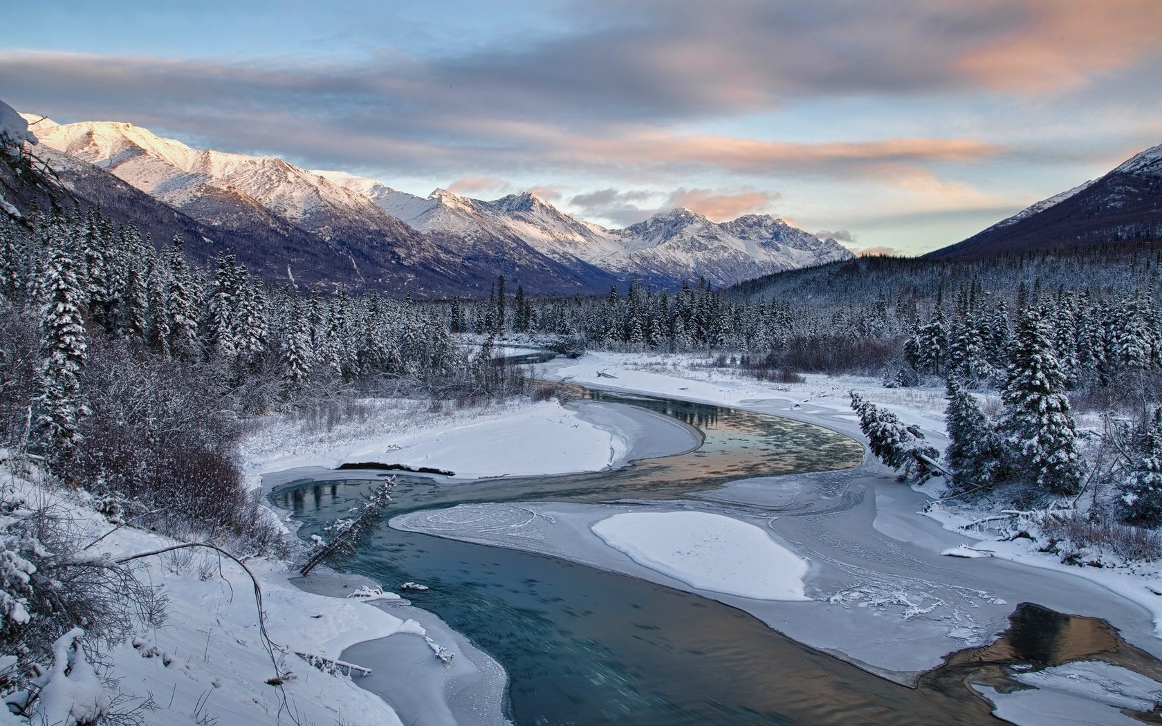 Обои деревья, река, горы, снег, зима, пейзаж, trees, river, mountains, snow, winter, landscape разрешение 2500x1667 Загрузить