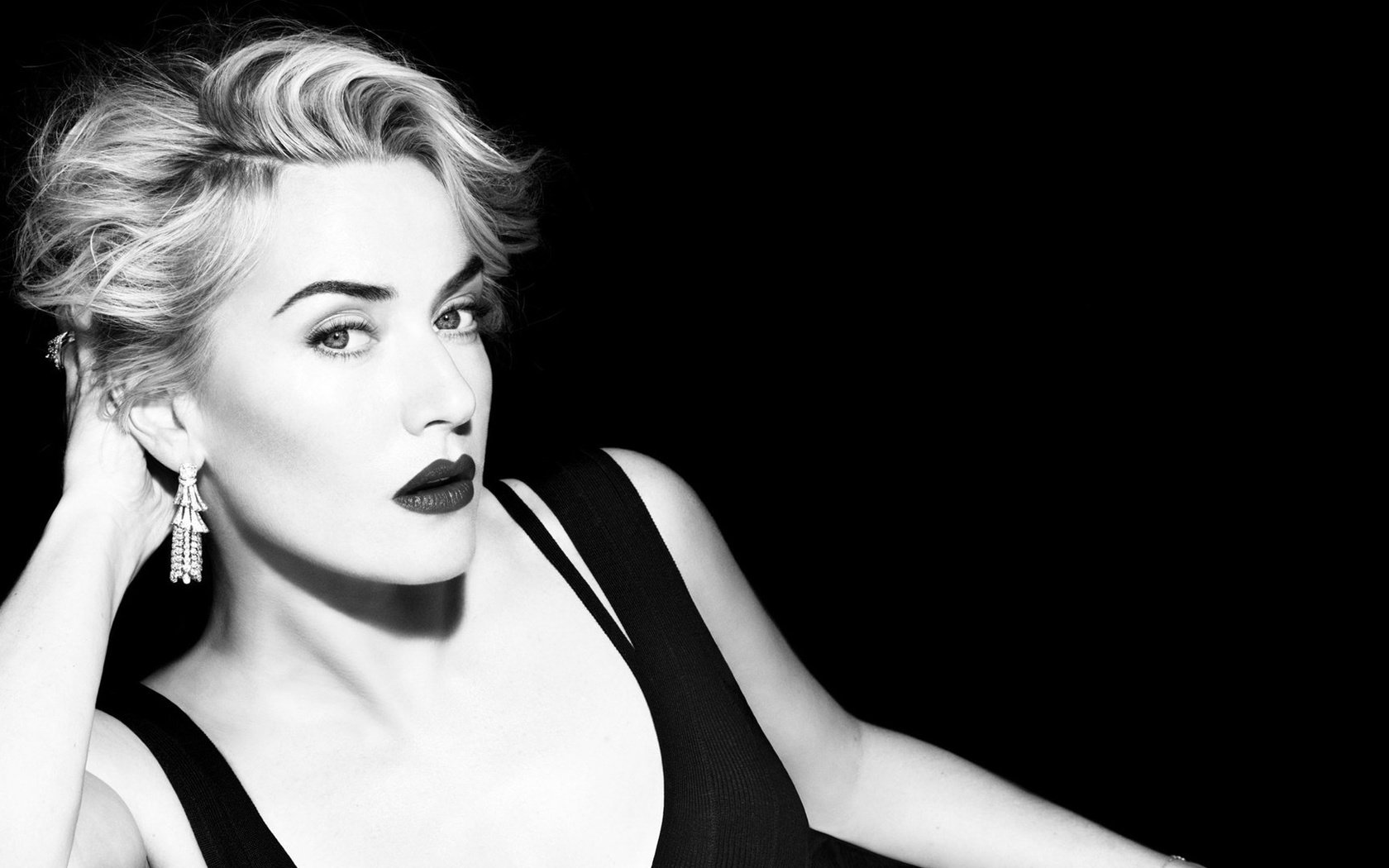 Обои поза, взгляд, чёрно-белое, актриса, кейт уинслет, pose, look, black and white, actress, kate winslet разрешение 1920x1080 Загрузить