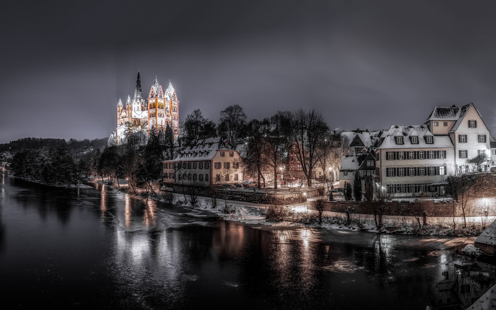 Обои река, зима, собор, германия, лимбург, лимбургский собор, river, winter, cathedral, germany, limburg разрешение 2560x1600 Загрузить