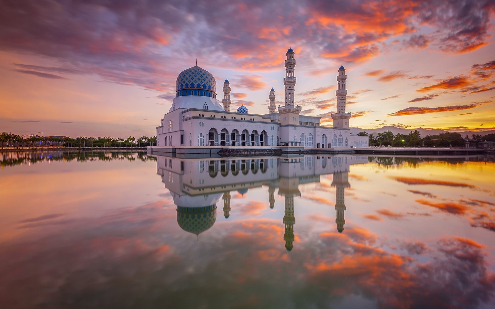 Обои облака, закат, отражение, мечеть, малайзия, сабах, кота-кинабалу, clouds, sunset, reflection, mosque, malaysia, sabah, kota kinabalu разрешение 2048x1363 Загрузить