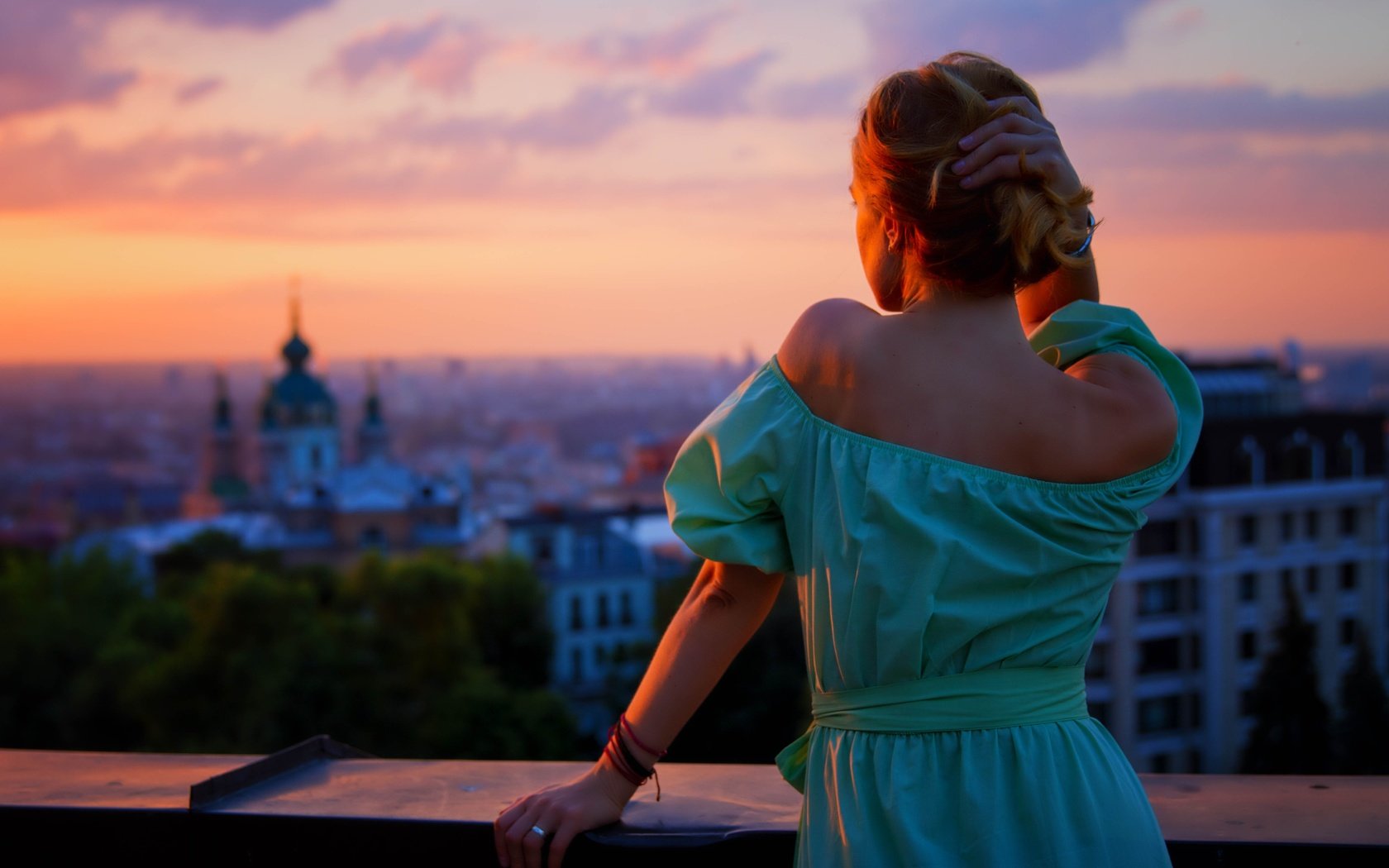 Обои закат, девушка, город, спина, nadin, sunset, girl, the city, back разрешение 5472x3648 Загрузить