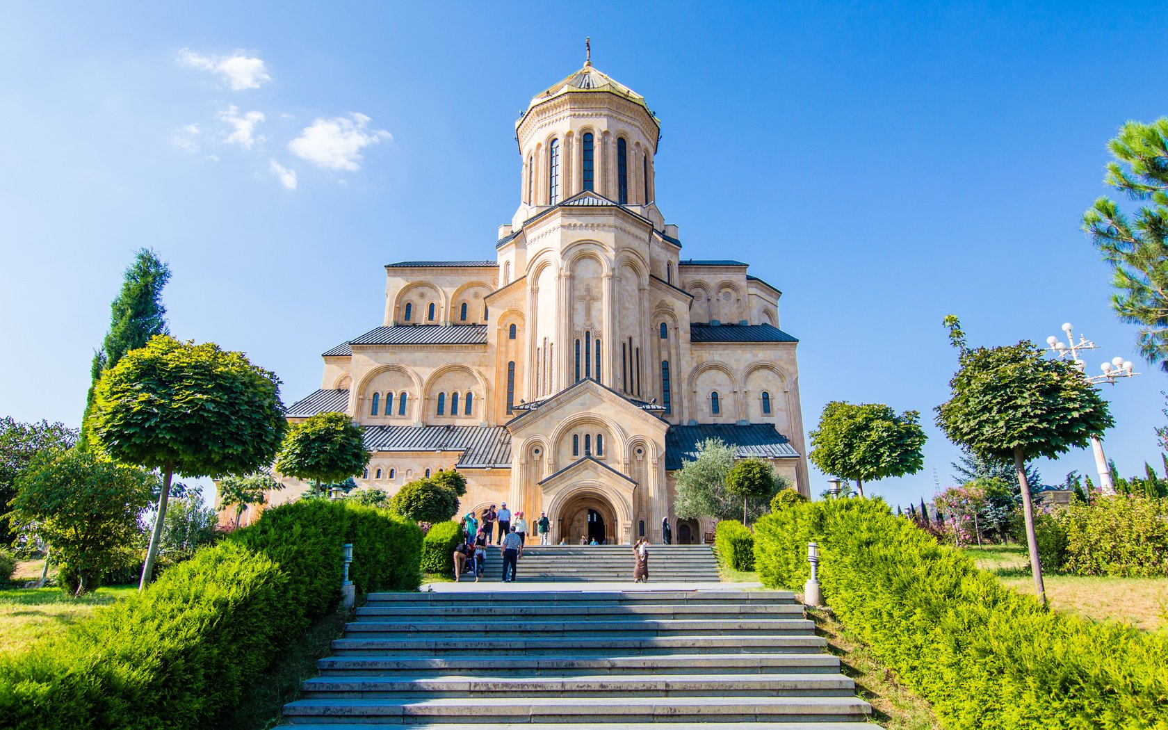 Обои церковь, грузия, тбилиси, цминда самеба, church, georgia, tbilisi, tsminda sameba разрешение 2742x1823 Загрузить