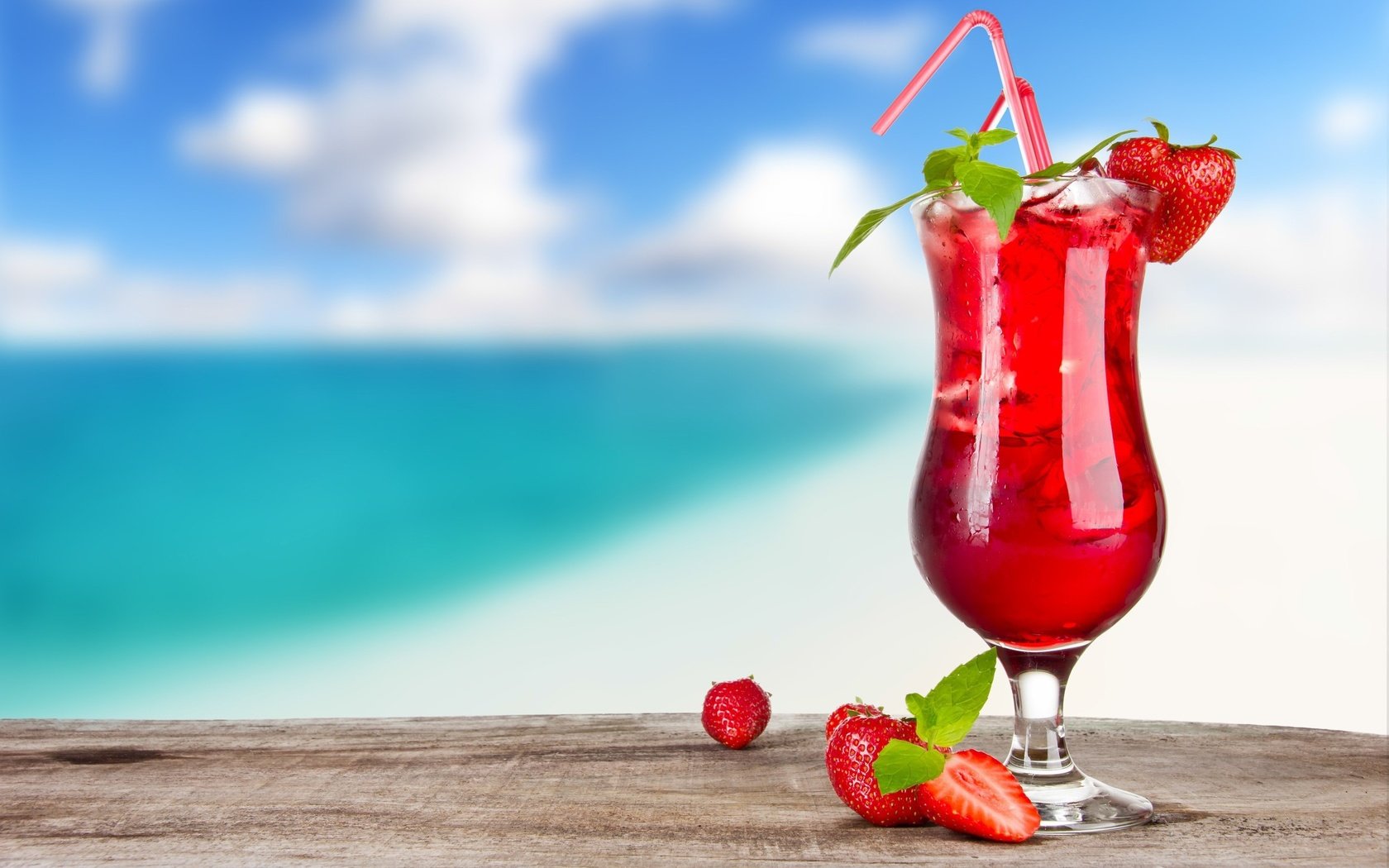 Обои клубника, бокал, ягоды, коктейль, трубочка, strawberry, glass, berries, cocktail, tube разрешение 2492x1707 Загрузить