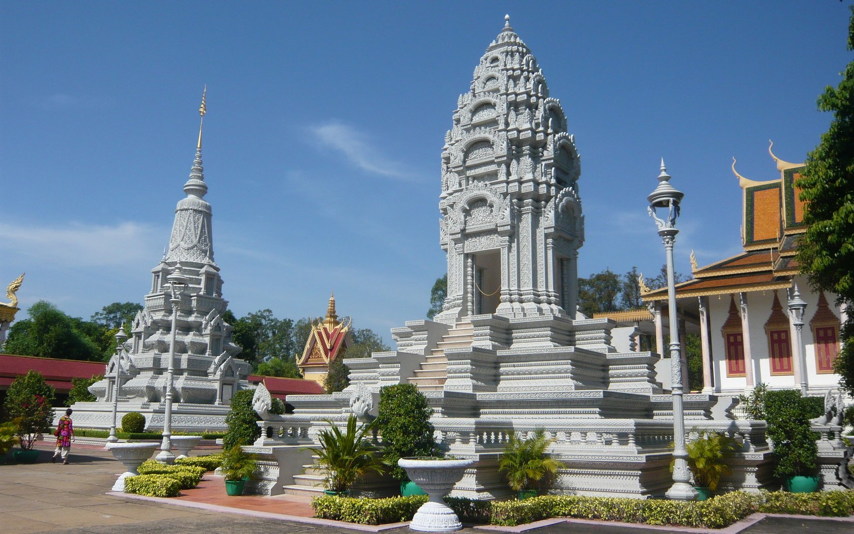 Обои пагода, вьетнам, камбоджа, королевский дворец, ступа кантха бопха, pagoda, vietnam, cambodia, royal palace, the stupa of kantha bopha разрешение 3264x2448 Загрузить