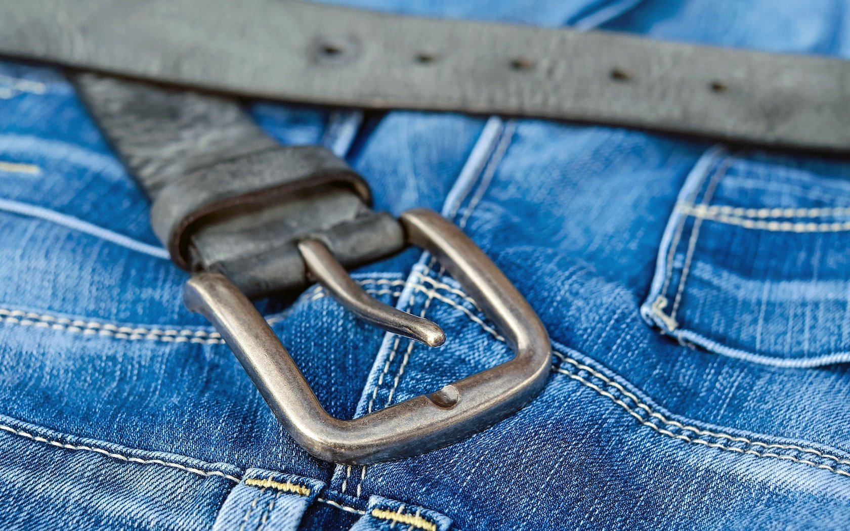 Обои металл, джинсы, ткань, кожа, пояс, ремень, пряжка, metal, jeans, fabric, leather, belt, strap, buckle разрешение 1920x1280 Загрузить