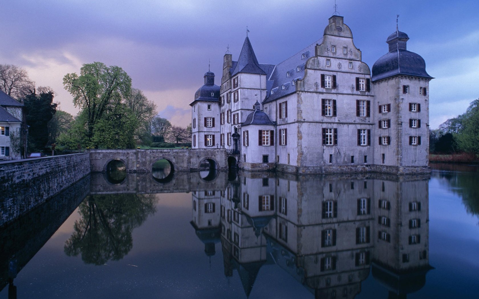 Обои город, германия, дортмунд, замок бодельшвинг, the city, germany, dortmund, castle bodelschwingh разрешение 2000x1333 Загрузить