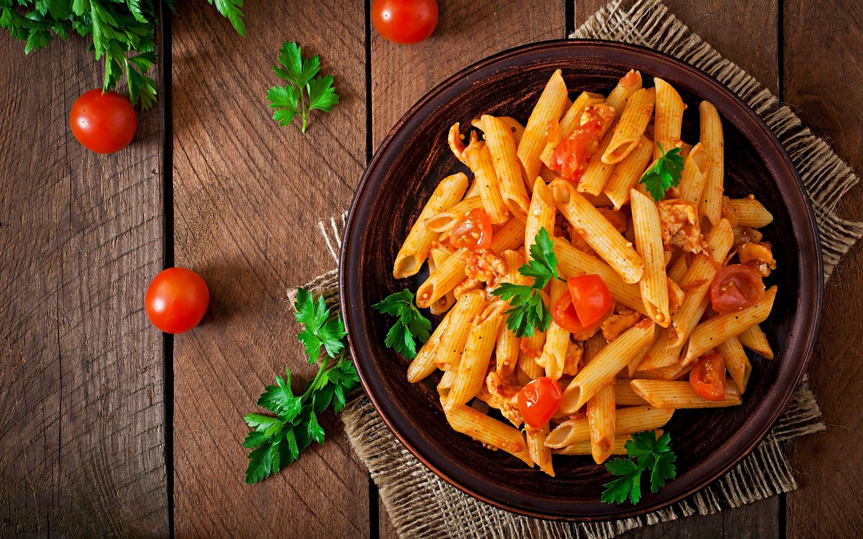 Обои помидоры, соус, петрушка, макароны, паста, tomatoes, sauce, parsley, pasta разрешение 1920x1200 Загрузить