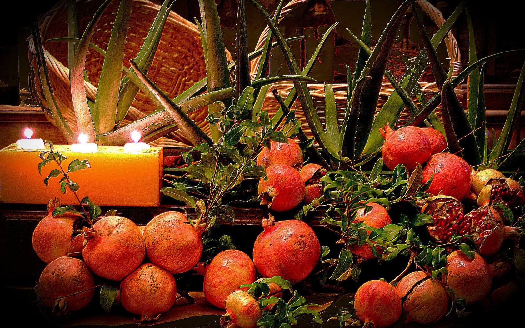 Обои свечи, фрукты, плоды, гранат, алоэ, candles, fruit, garnet, aloe разрешение 2728x1850 Загрузить