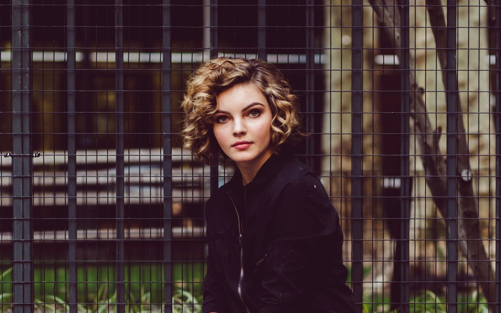 Обои модель, решетка, макияж, прическа, куртка, камрен бикондова, camren bicondova, камрен рене бикондова, camren renee bicondova, model, grille, makeup, hairstyle, jacket, camren bikondoa, camren renee bikondoa разрешение 2560x1600 Загрузить