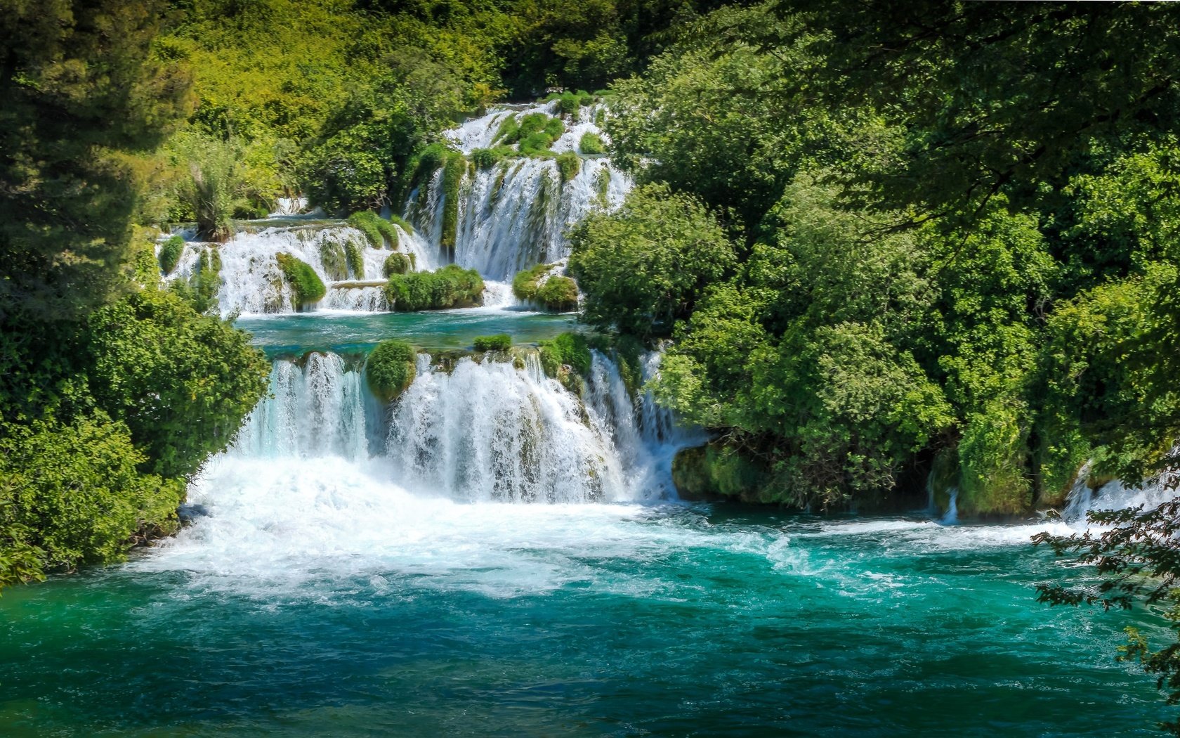 Обои деревья, вода, река, природа, лес, водопад, хорватия, trees, water, river, nature, forest, waterfall, croatia разрешение 2048x1272 Загрузить