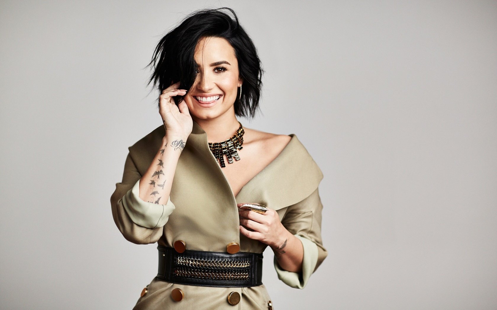 Обои улыбка, портрет, актриса, жакет, певица, деми ловато, smile, portrait, actress, jacket, singer, demi lovato разрешение 2560x1600 Загрузить