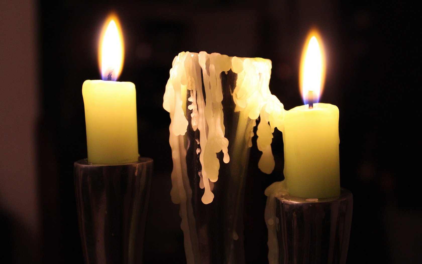 Обои пламя, огонь, темный фон, свеча, подсвечник, свечки, flame, fire, the dark background, candle, candle holder разрешение 5184x3456 Загрузить