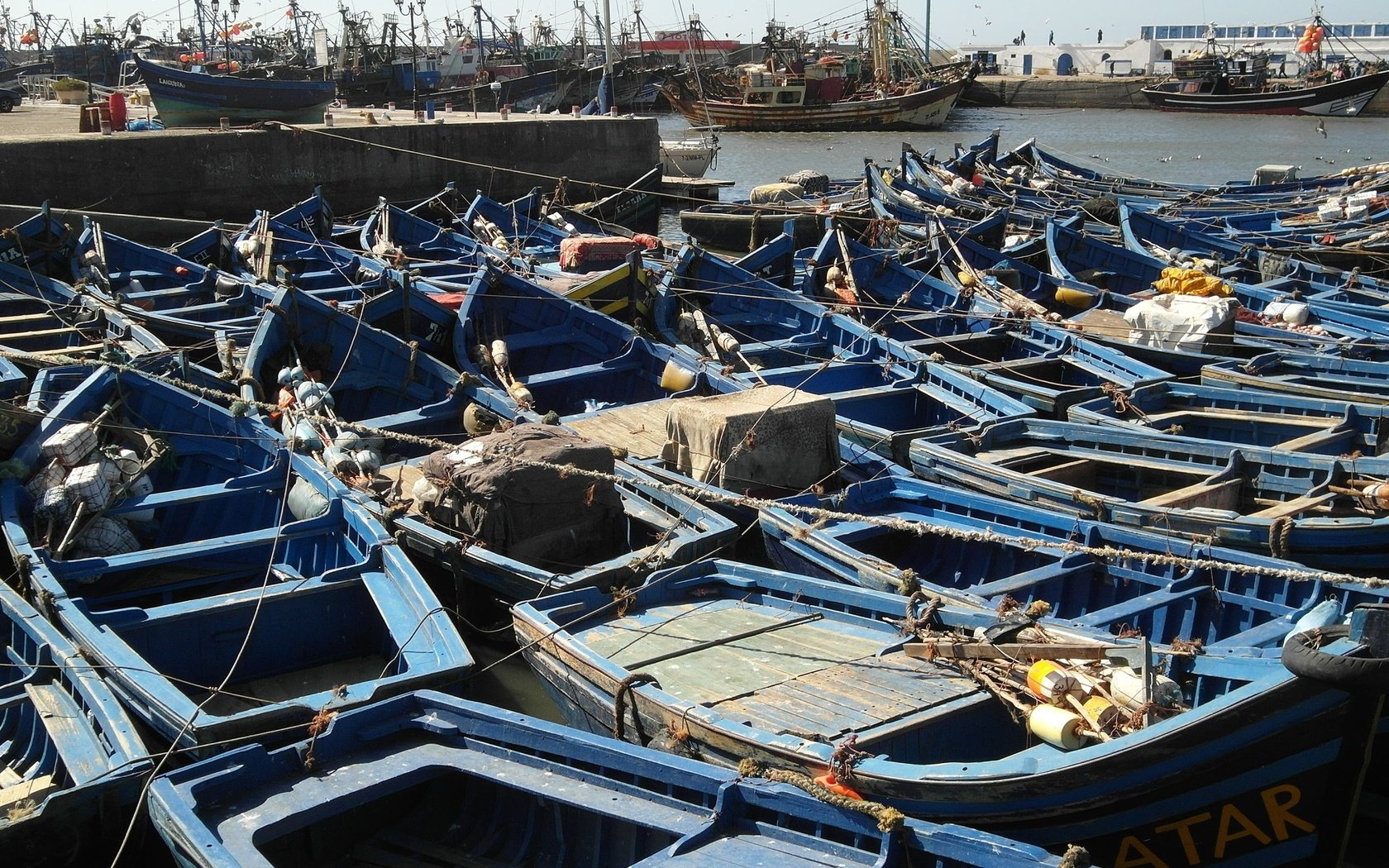 Обои берег, лодки, пристань, порт, марокко, рыболовное судно, эссаурия, shore, boats, marina, port, morocco, fishing vessel, essaouira разрешение 2592x1944 Загрузить