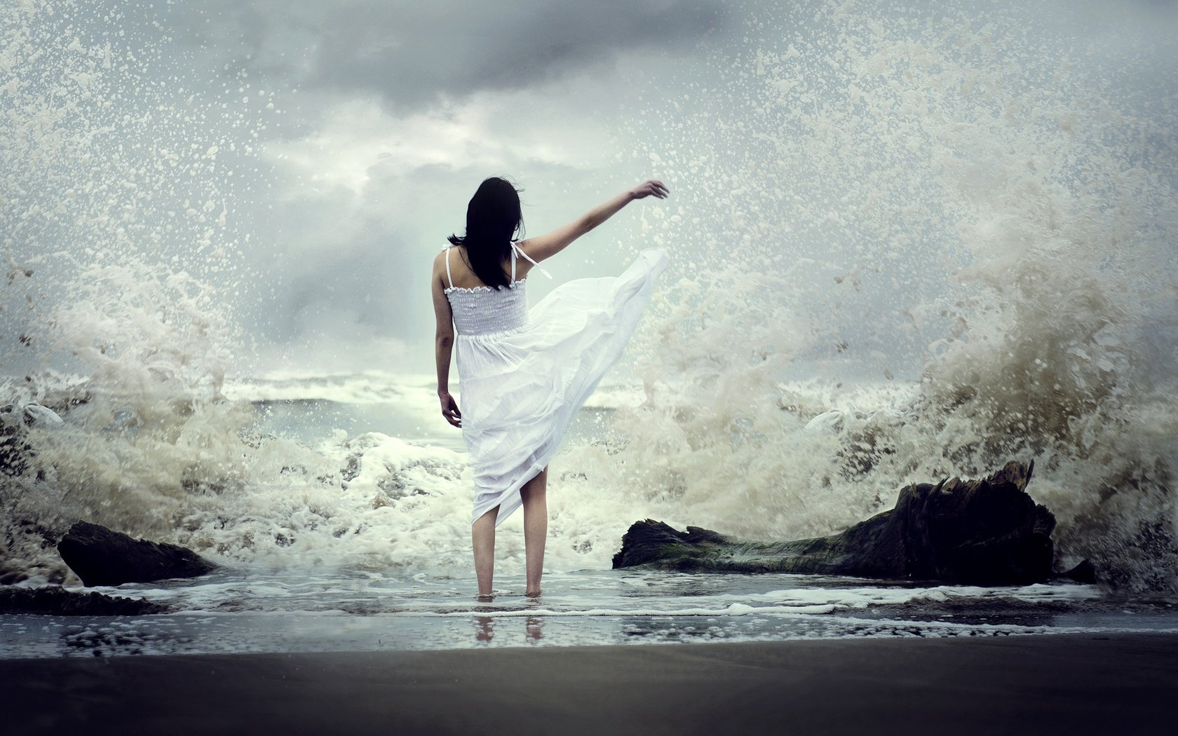 Обои волны, девушка, настроение, море, платье, брызги, jonathan emmanuel flores tarello, wave, girl, mood, sea, dress, squirt разрешение 2500x1644 Загрузить