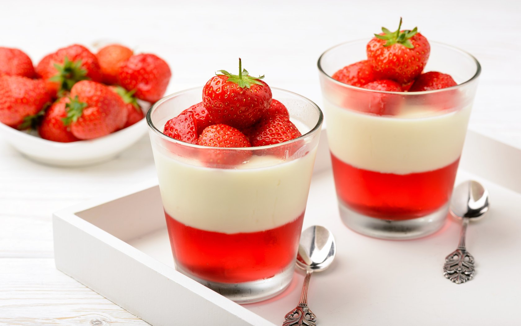 Обои клубника, ягоды, сладкое, десерт, желе, йогурт, strawberry, berries, sweet, dessert, jelly, yogurt разрешение 4928x3280 Загрузить