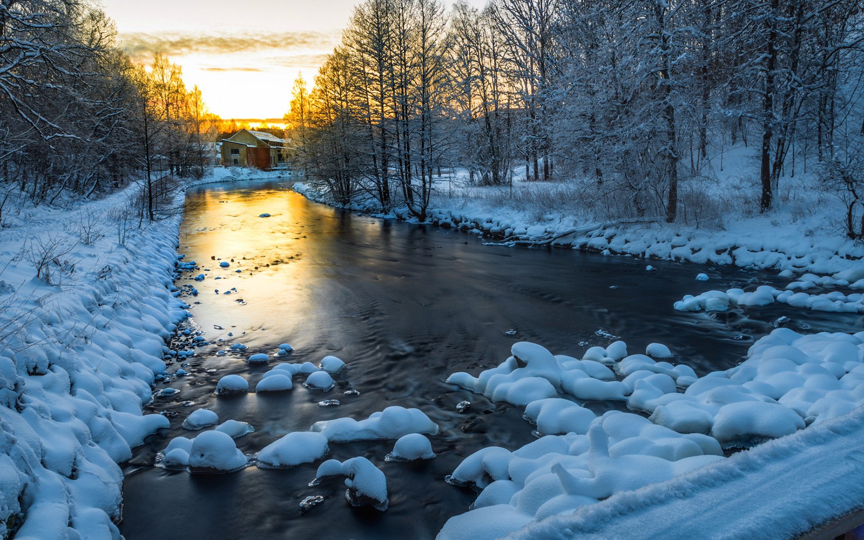 Обои деревья, река, снег, природа, закат, зима, дом, trees, river, snow, nature, sunset, winter, house разрешение 1920x1200 Загрузить