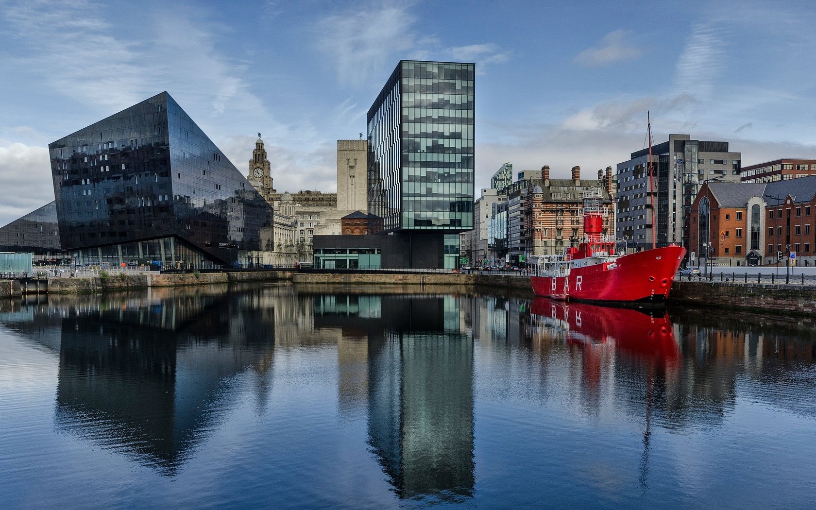 Обои отражение, корабль, дома, англия, порт, ливерпуль, reflection, ship, home, england, port, liverpool разрешение 2048x1317 Загрузить