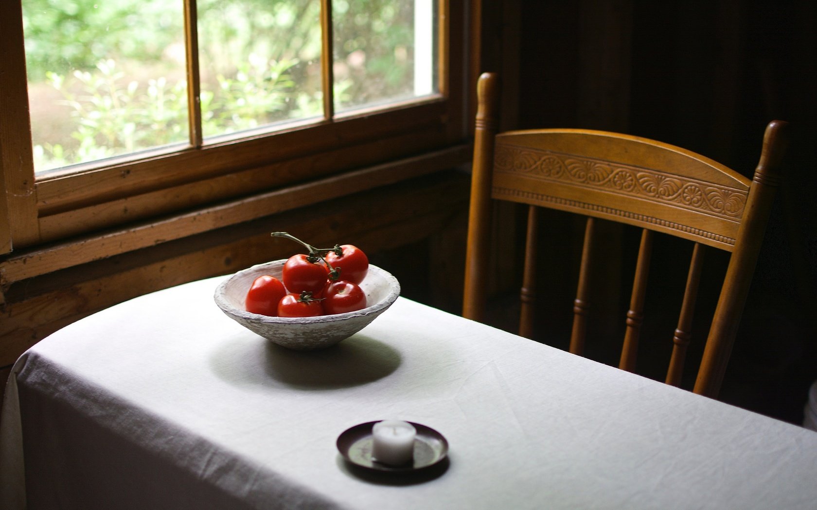 Обои стол, окно, овощи, свеча, помидоры, table, window, vegetables, candle, tomatoes разрешение 2048x1365 Загрузить