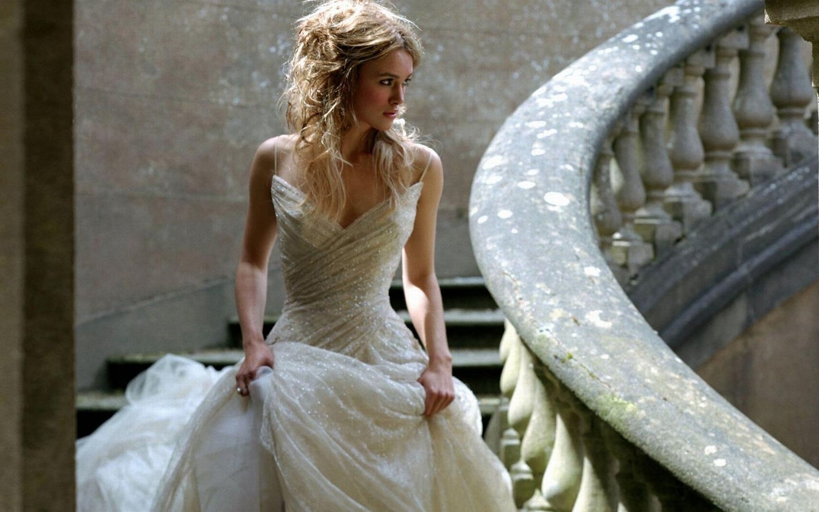 Кира Найтли в свадебном платье невесты