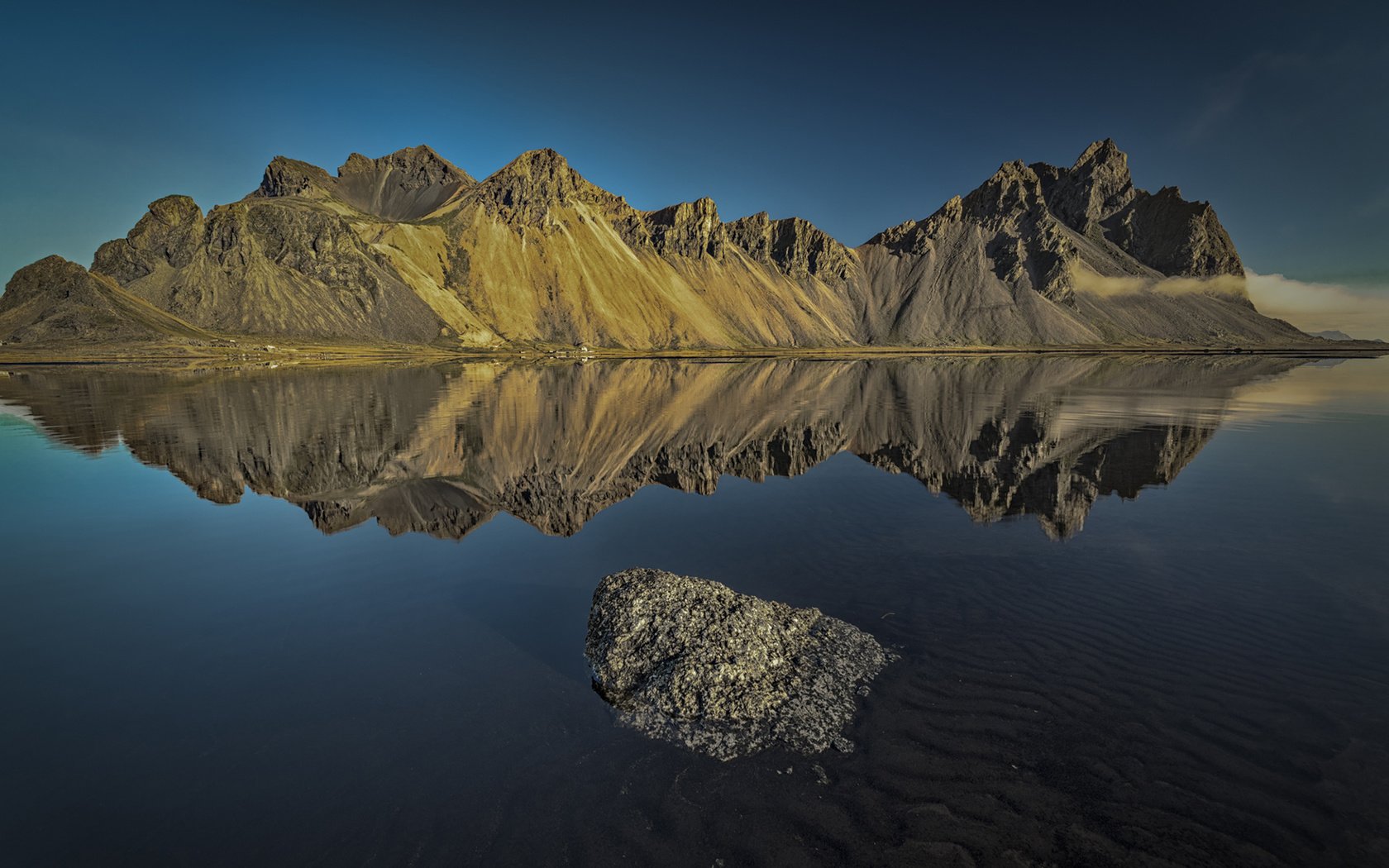 Обои озеро, горы, отражение, пейзаж, исландия, etienne ruff, lake, mountains, reflection, landscape, iceland разрешение 1920x1200 Загрузить