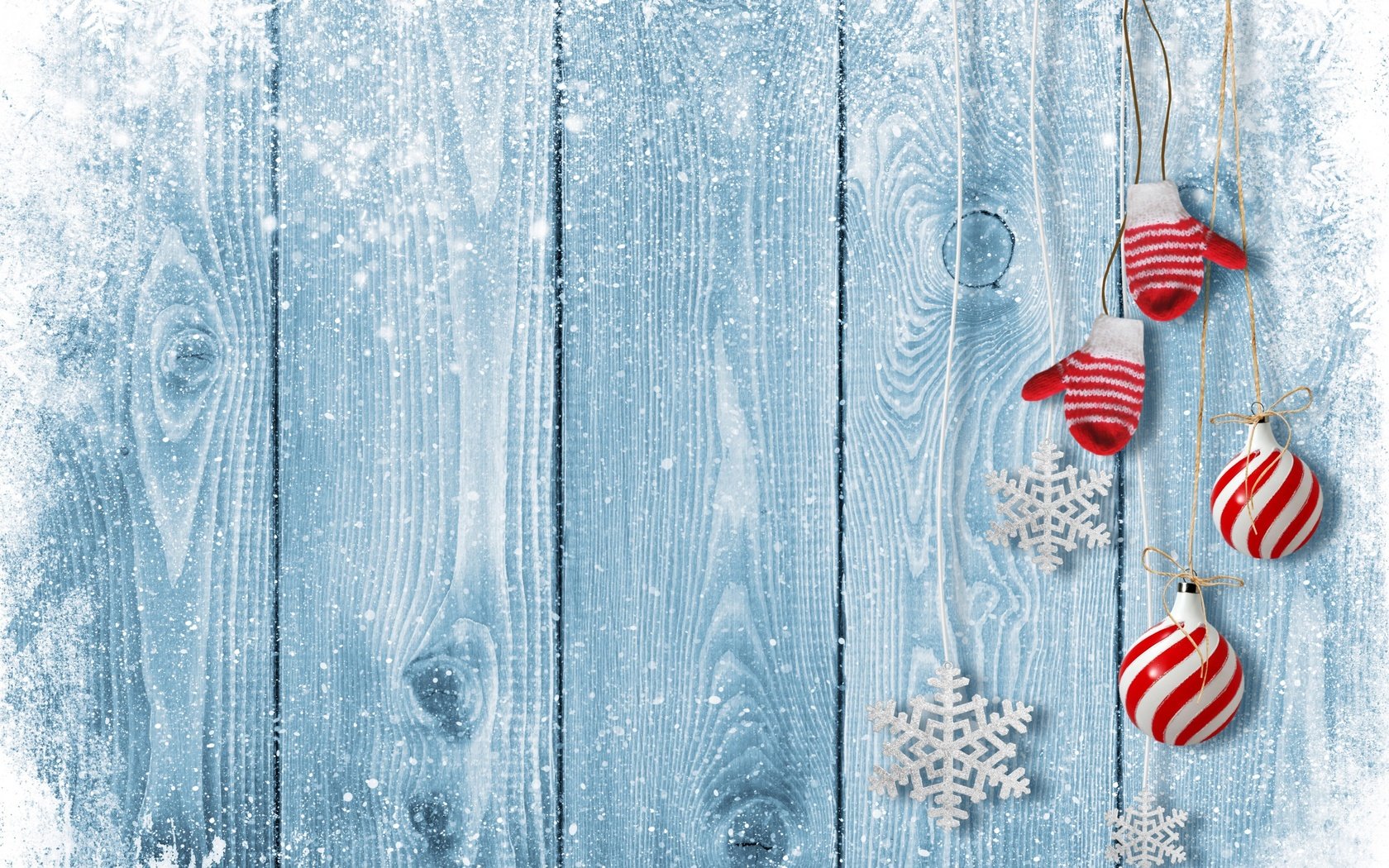 Обои дерево, новый год, шары, снежинки, рождество, варежки, tree, new year, balls, snowflakes, christmas, mittens разрешение 2880x1800 Загрузить