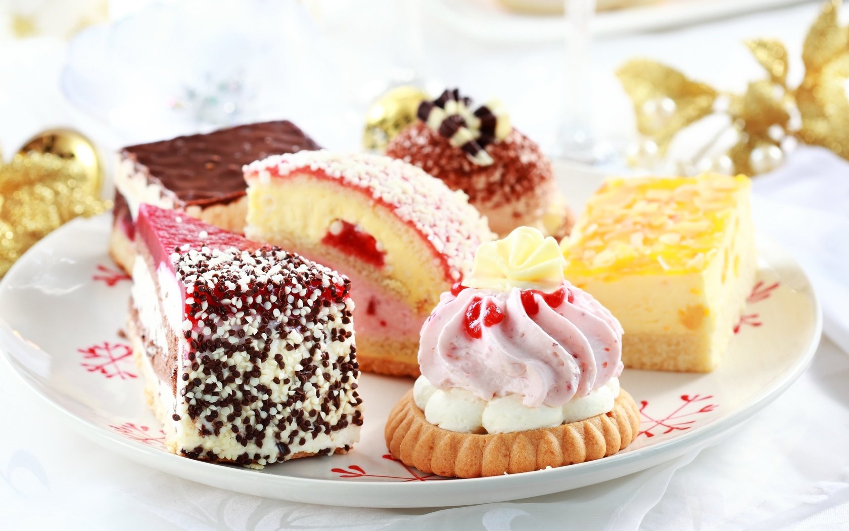 Обои сладости, сладкое, десерт, пирожные, блюдо, крем, sweets, sweet, dessert, cakes, dish, cream разрешение 4884x3744 Загрузить