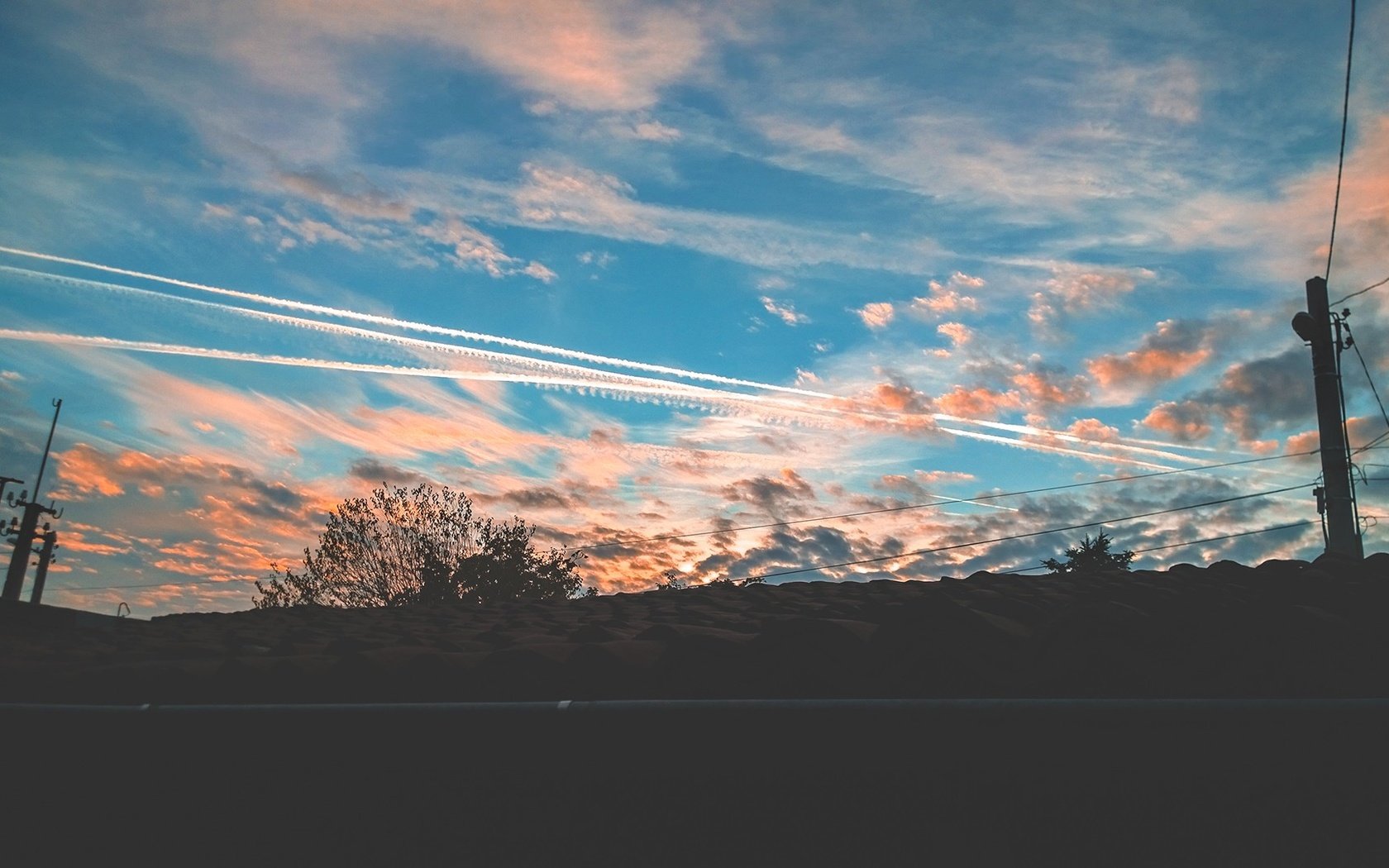 Обои небо, облака, деревья, природа, закат, горизонт, the sky, clouds, trees, nature, sunset, horizon разрешение 1920x1080 Загрузить