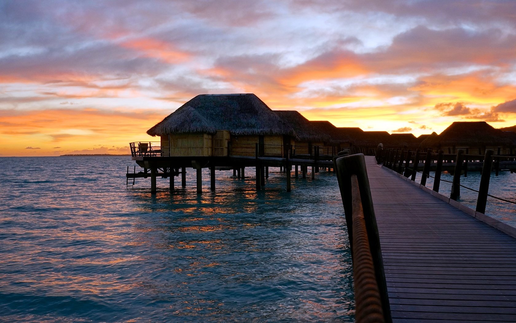 Обои небо, вечер, море, бунгало, бора-бора, the sky, the evening, sea, bungalow, bora bora разрешение 3840x2160 Загрузить