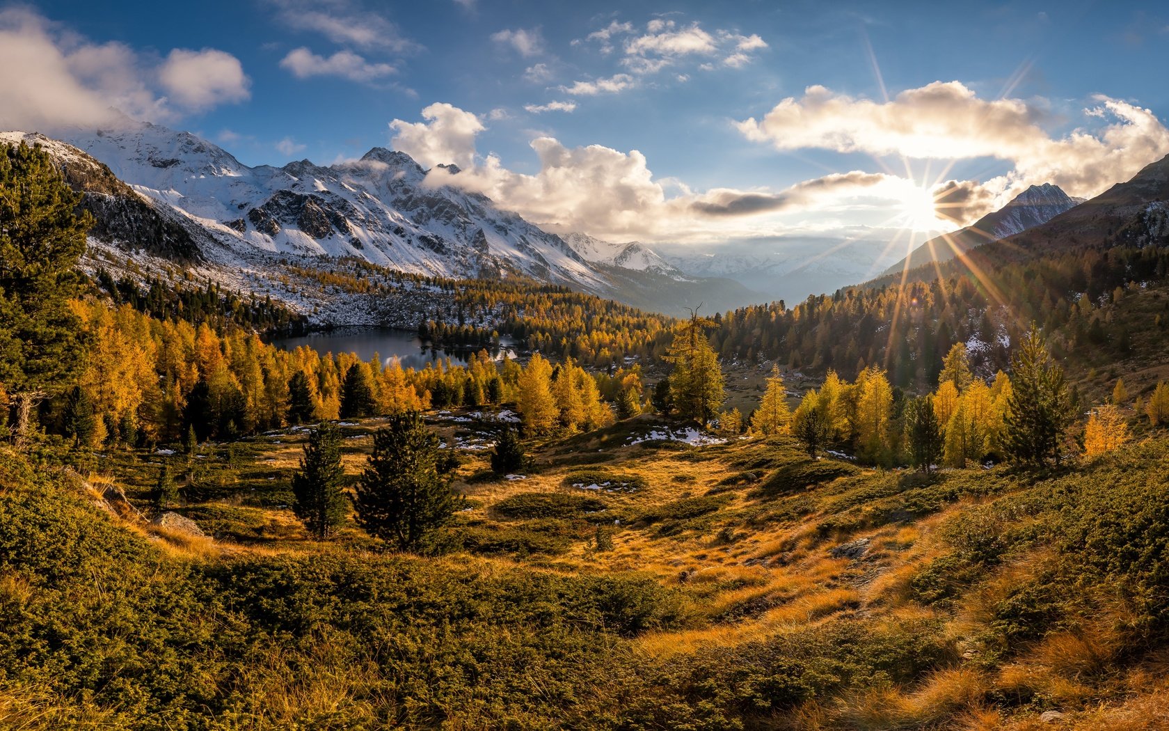 Обои горы, лес, осень, швейцария, долина, альпы, валь-ди-кампо, mountains, forest, autumn, switzerland, valley, alps, val di campo разрешение 6144x2904 Загрузить