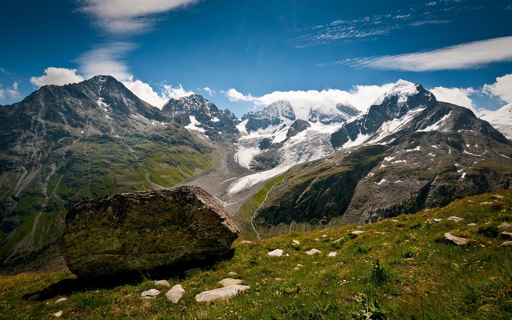 Обои облака, горы, природа, камни, швейцария, альпы, граубюнден, clouds, mountains, nature, stones, switzerland, alps, grisons разрешение 4095x2720 Загрузить