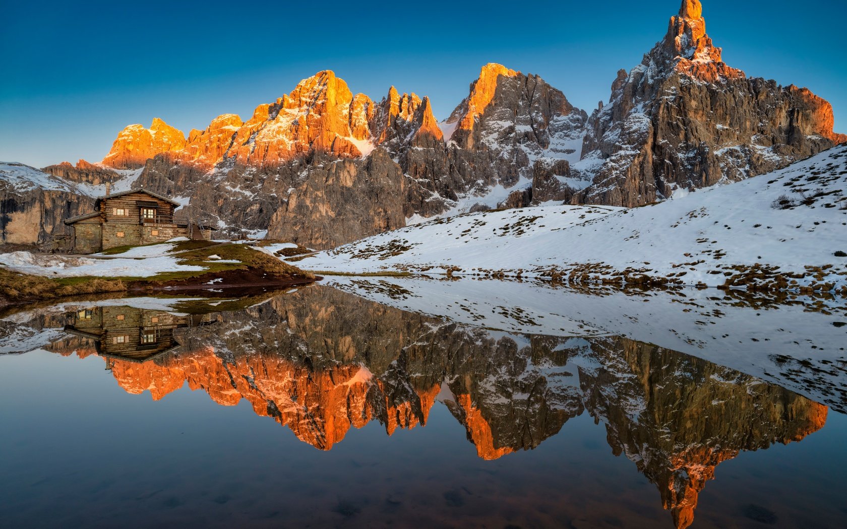 Обои вода, горы, снег, италия, домик, отражение в воде, water, mountains, snow, italy, house, the reflection in the water разрешение 5120x3415 Загрузить