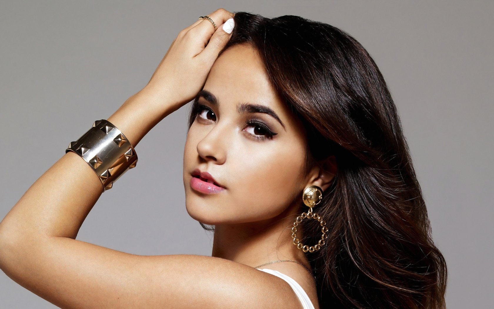 Обои украшения, девушка, поза, взгляд, певица, макияж, becky g, decoration, girl, pose, look, singer, makeup разрешение 3840x2160 Загрузить