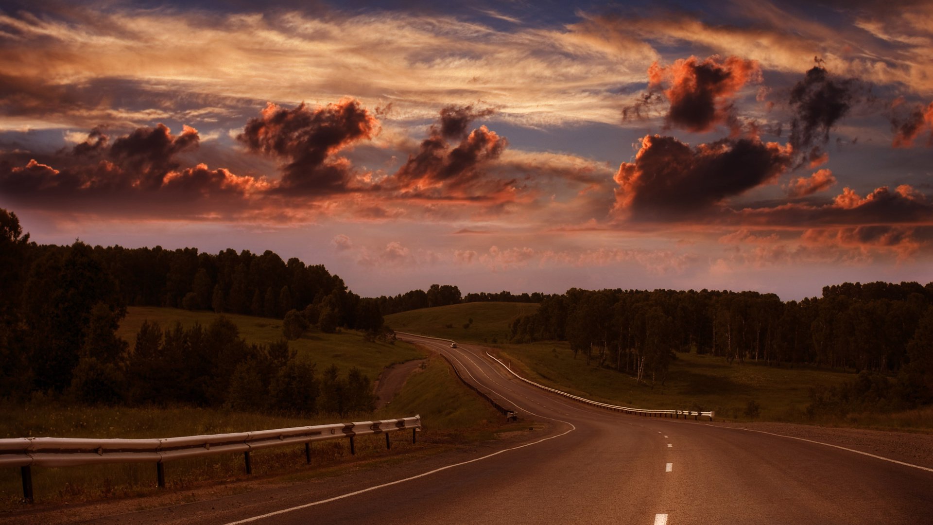 Обои небо, дорога, лес, горизонт, просёлочная, the sky, road, forest, horizon, country разрешение 2560x1600 Загрузить