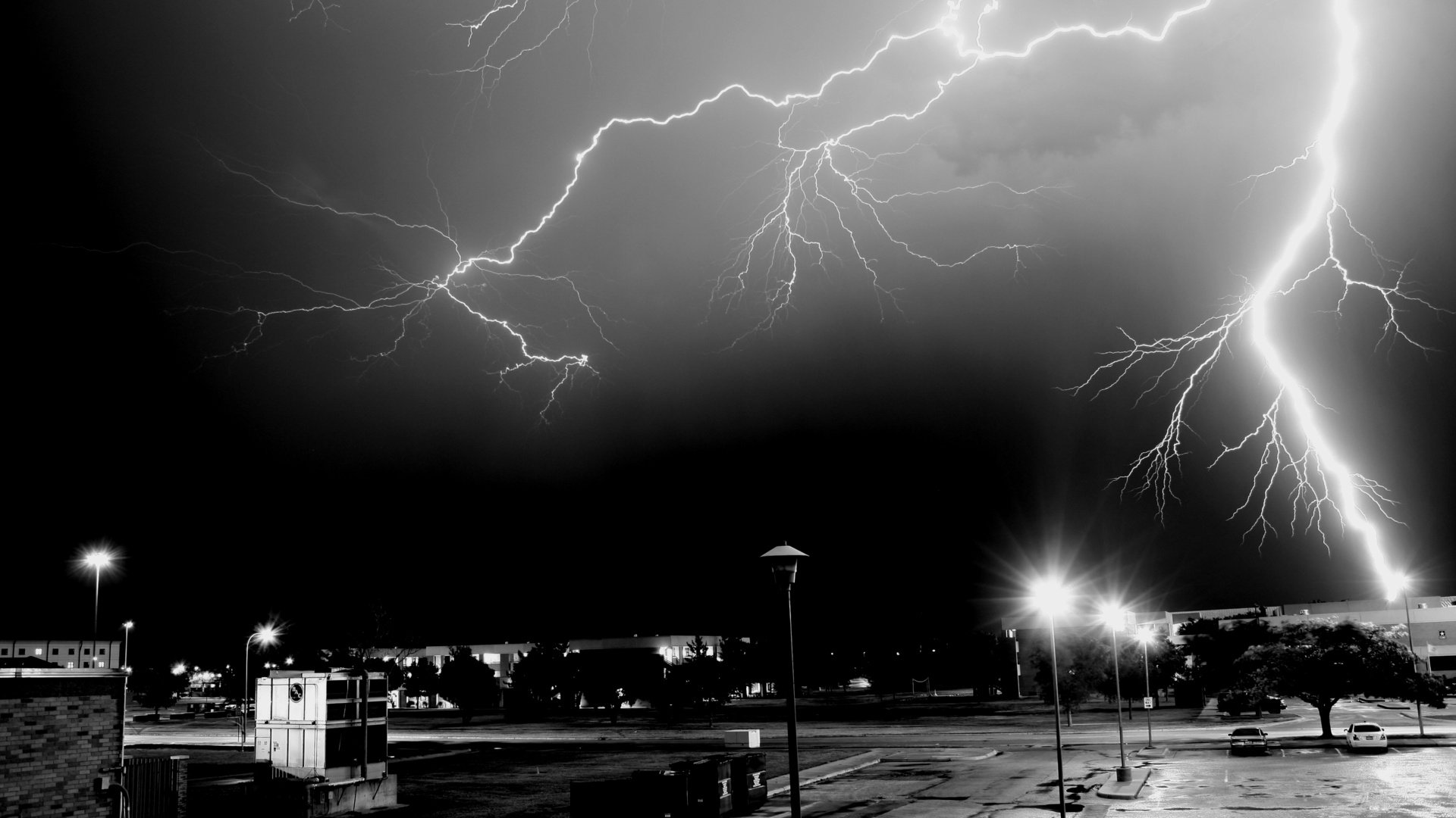 Обои ночь, молния, город, night, lightning, the city разрешение 3888x2592 Загрузить